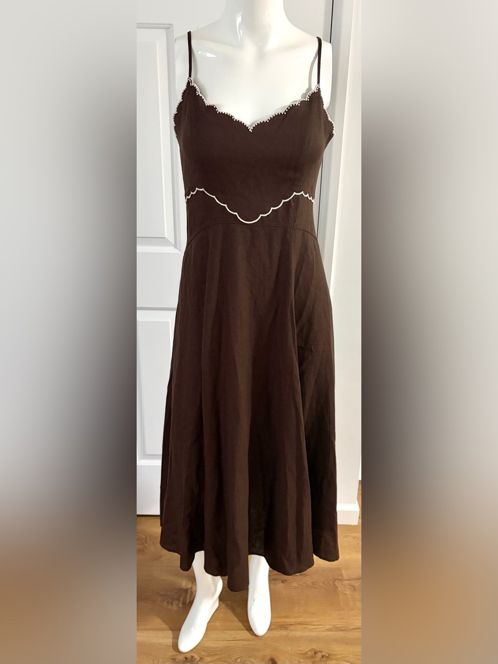 NWT . Caroline Constas Scallop-Trim Midi Dress. Vacation/ gorgeous linen sum. dr